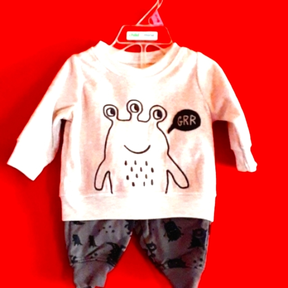 Child of Mine graphic sweatsuit & "Grr" text. Size: 0-3m